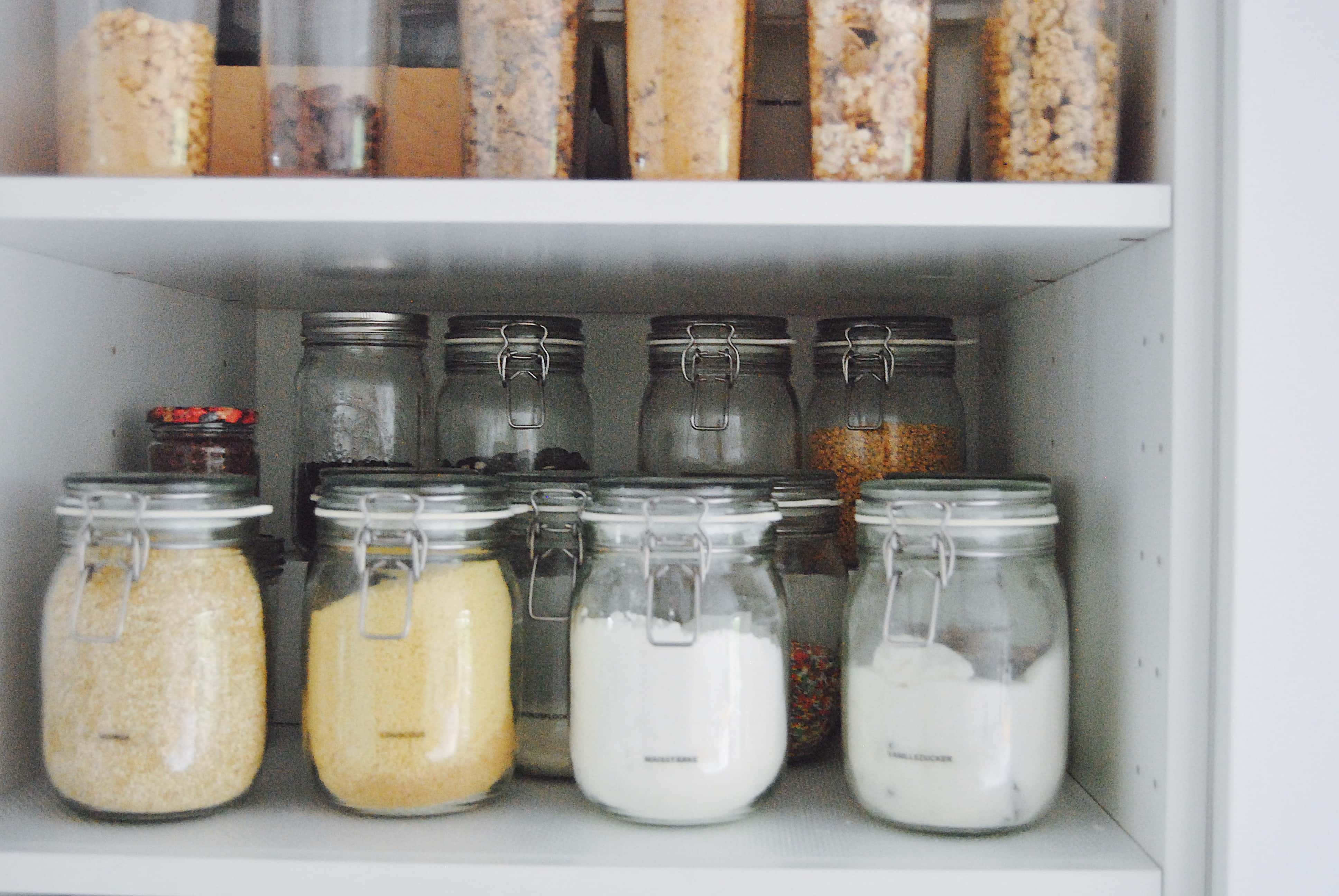 pantry, organized, labelling, Vorratsschrank